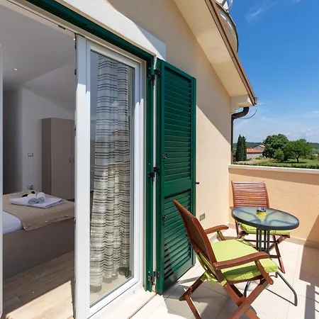 Oasa 2 Bed and breakfast 4*