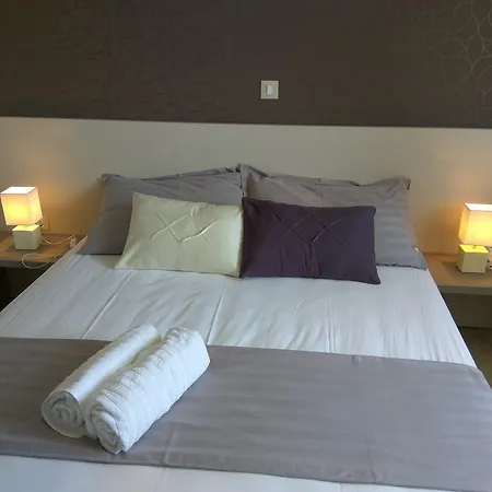 Oasa 2 Bed and breakfast