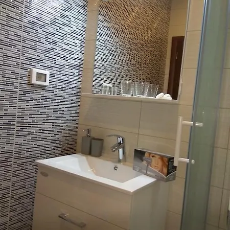 Oasa 3 Bed and Breakfast