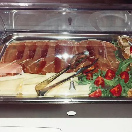 Oasa 3 Bed & Breakfast 4*