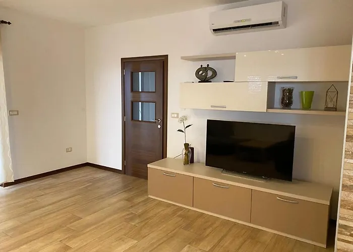 לינה וארוחת בוקר Oasa 2