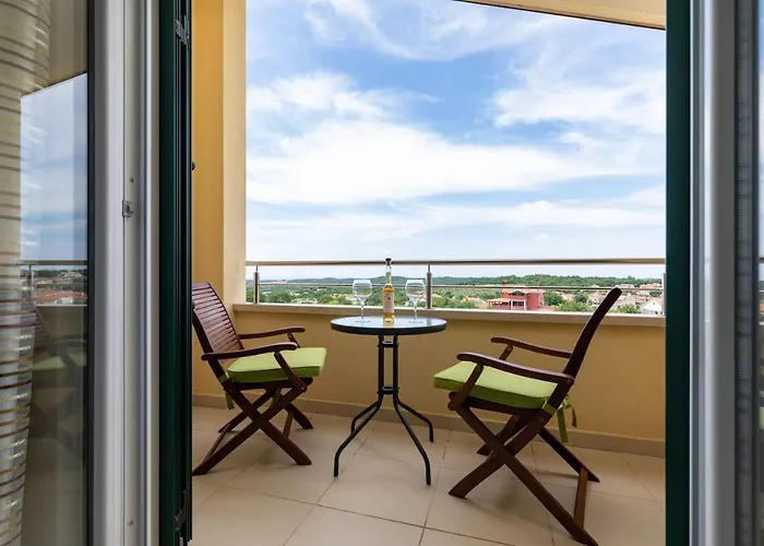 Oasa 2 לינה וארוחת בוקר 4*