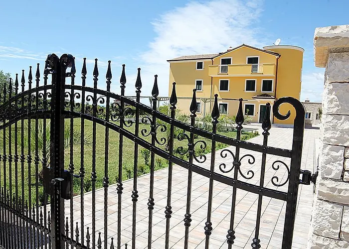 לינה וארוחת בוקר Oasa 2