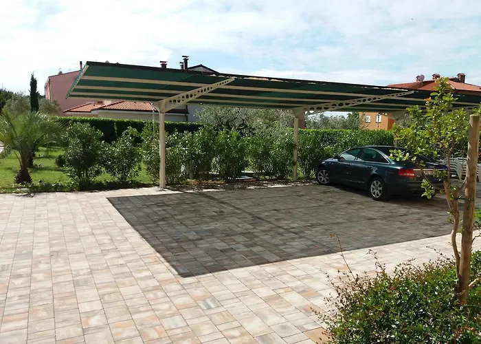 Oasa 2 לינה וארוחת בוקר 4*