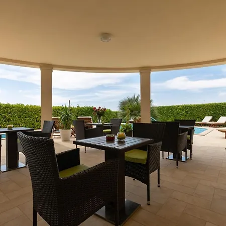 B&B Oasa 3 로비니스코 셀로