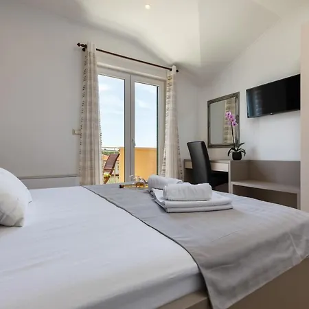 Oasa 3 로비니스코 셀로